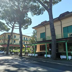 Hotel Flowers, Montecatini Terme